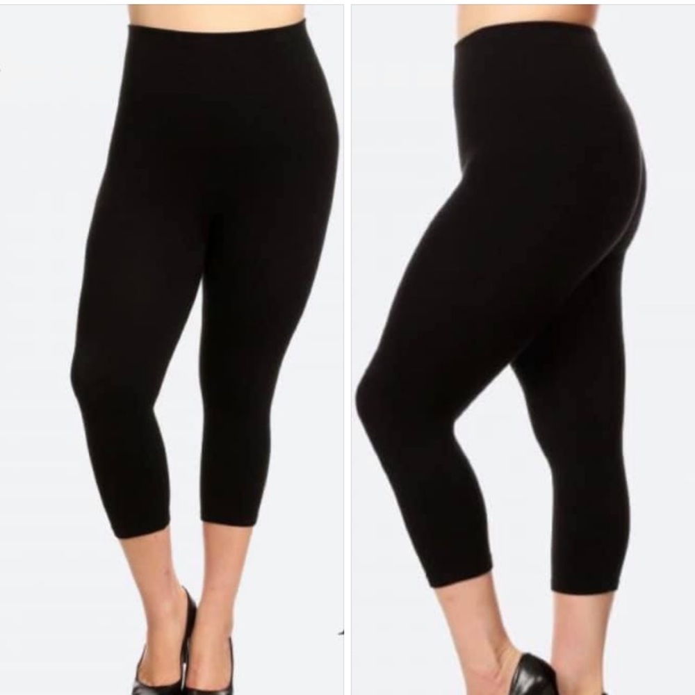 Buttery soft Solid black Capris